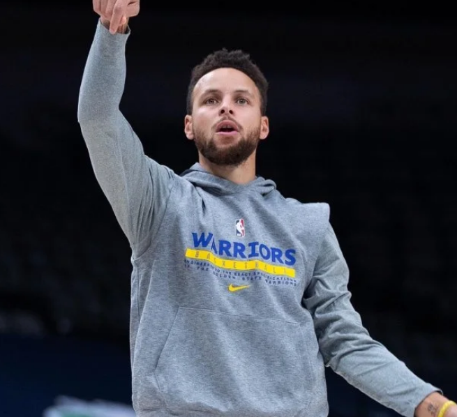 赛后体能课后，阿贾克斯刷新队史纪录备战全明星赛，气氛紧张，数据趋势出现新变化的简单介绍